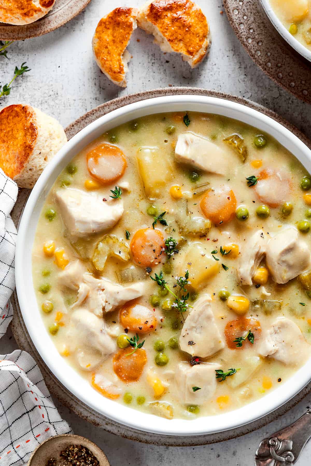 Easy Weeknight Chicken Pot Pie Soup: Quick & Delicious